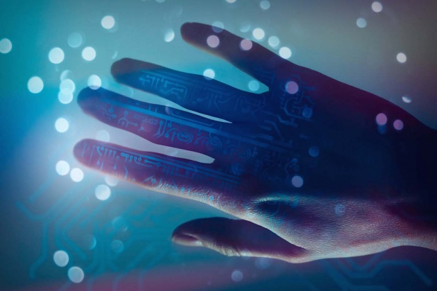 La mano bionica che restituisce il senso del tatto